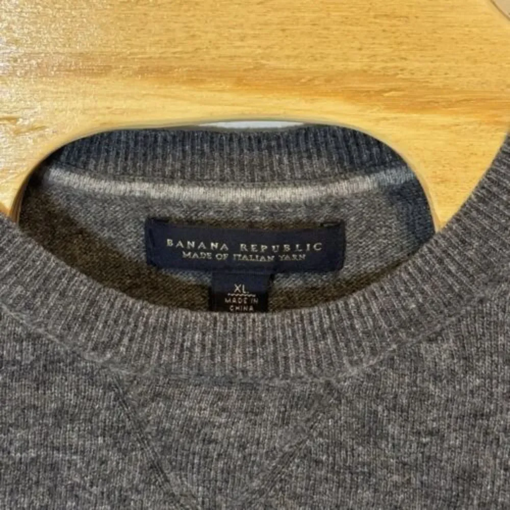 Banana Republic Men’s XL Gray Long Sleeve Sweater Italian Yarn‎